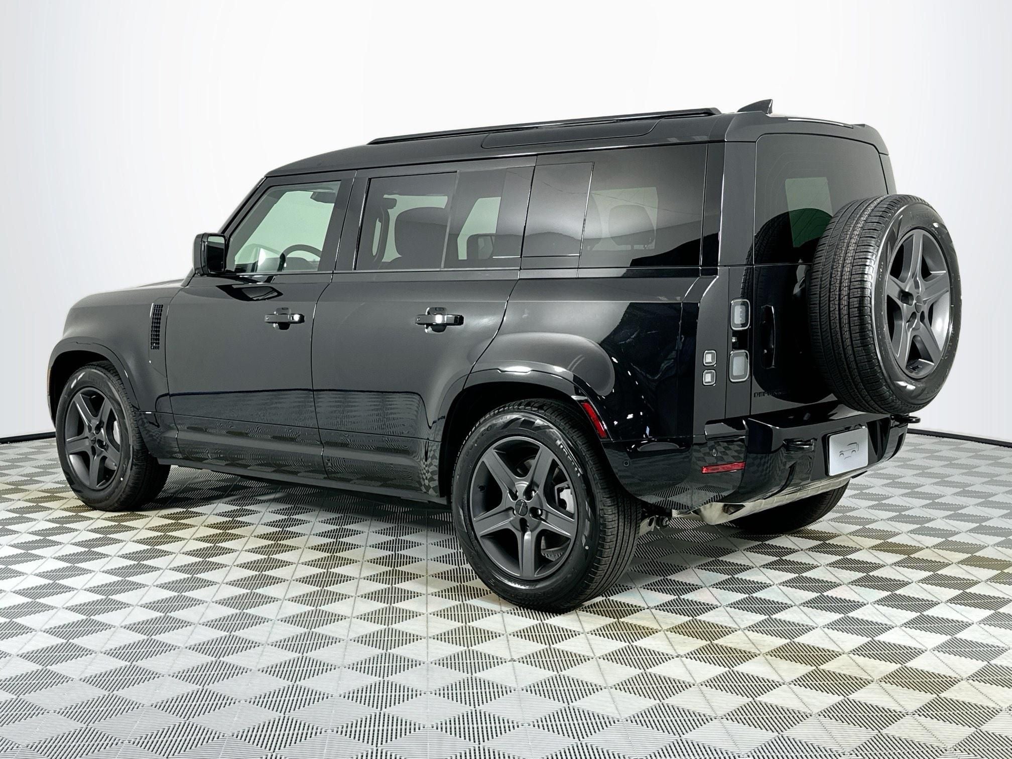 2026 Land Rover Defender 110 X-Dynamic SE