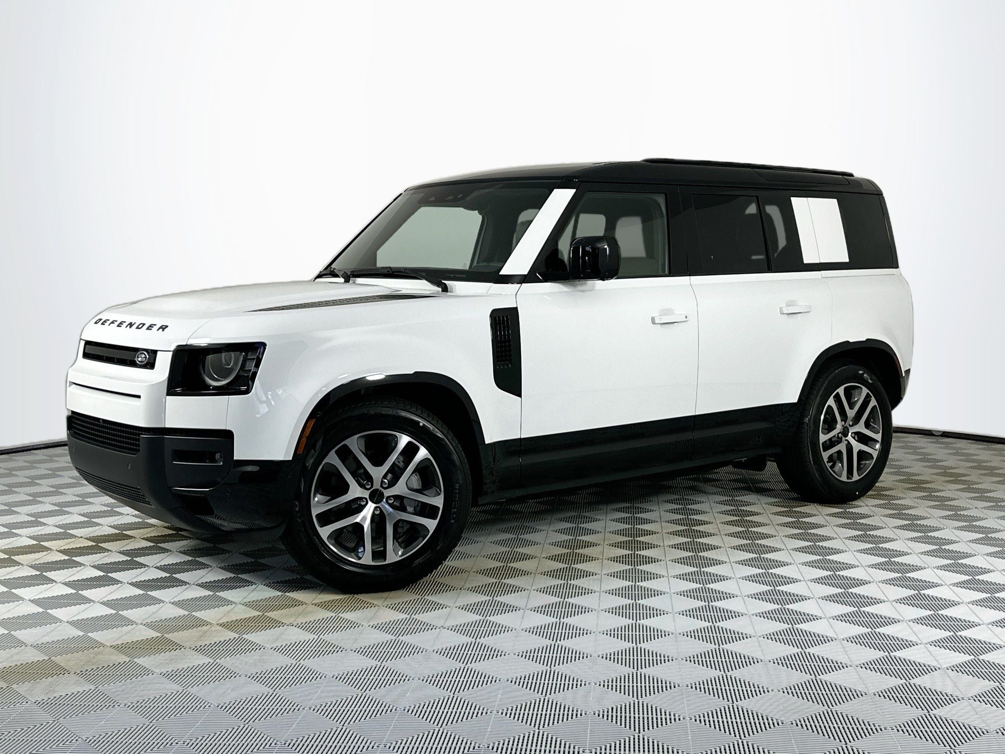 2026 Land Rover Defender 110 X-Dynamic SE
