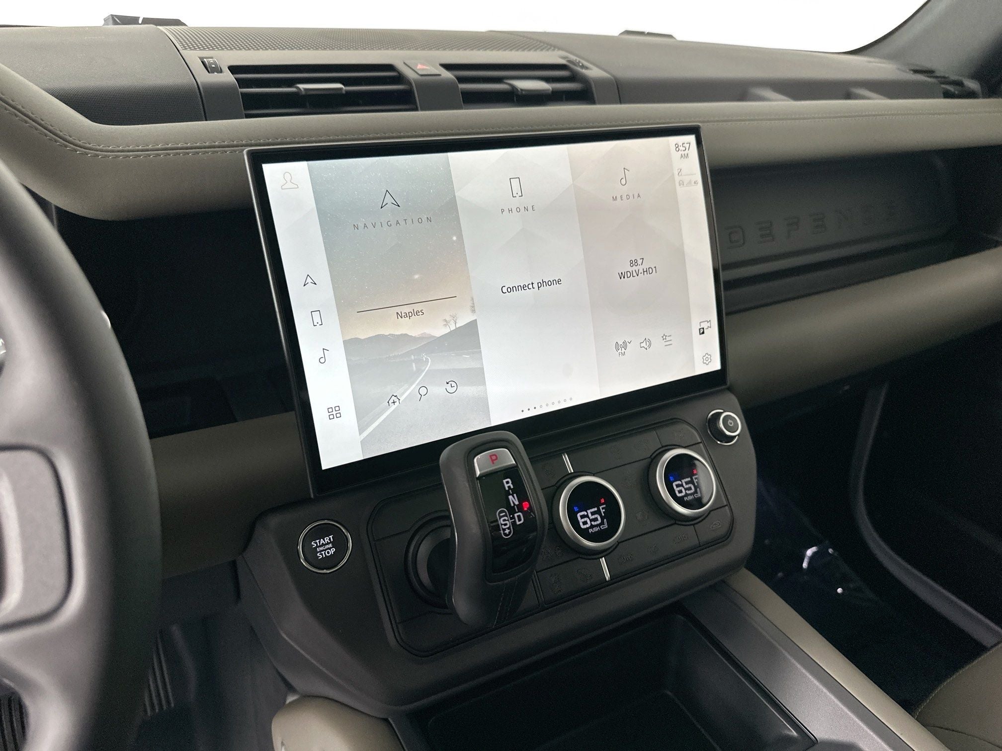 2026 Land Rover Defender 110 X-Dynamic SE