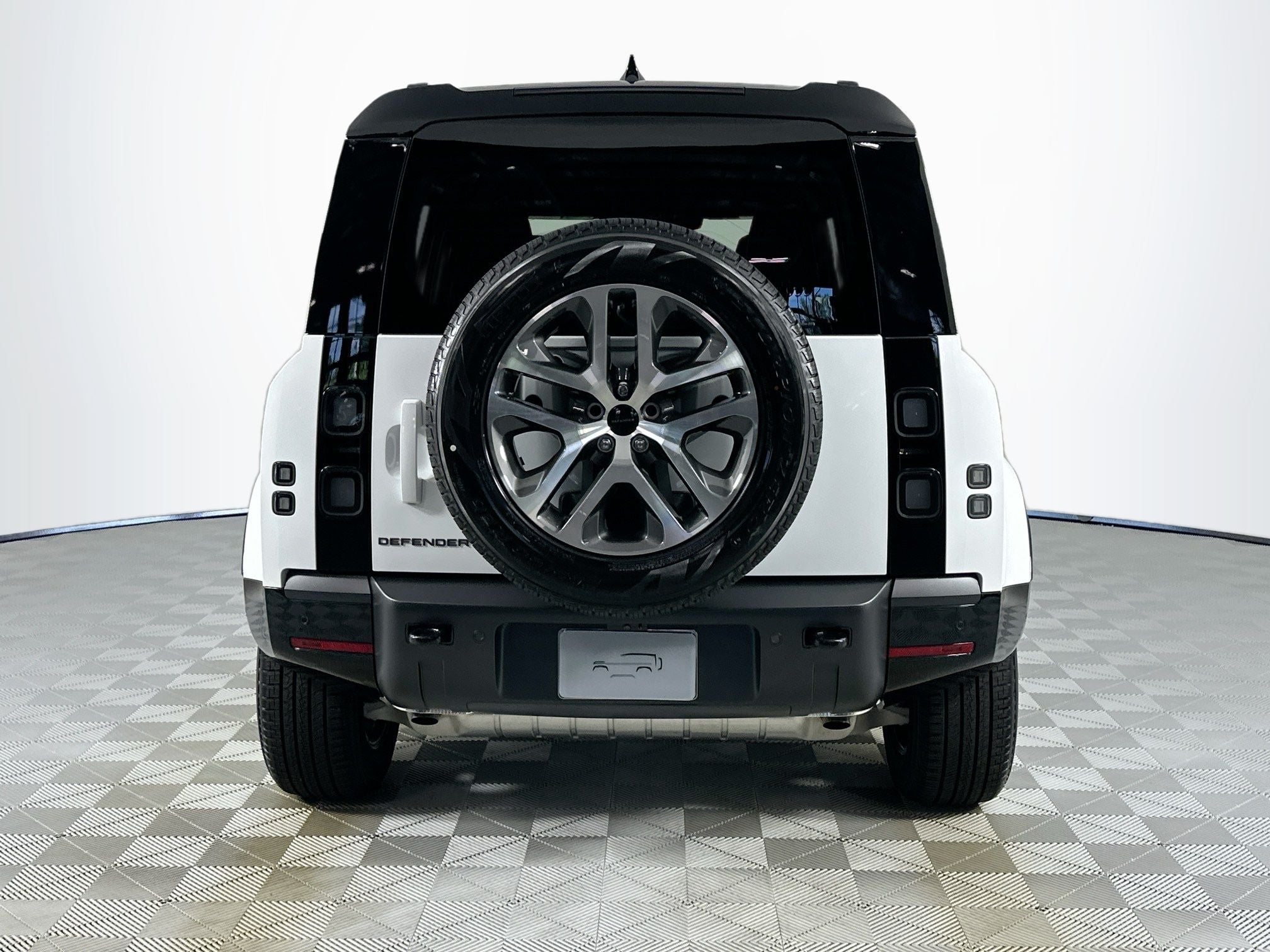 2026 Land Rover Defender 110 X-Dynamic SE
