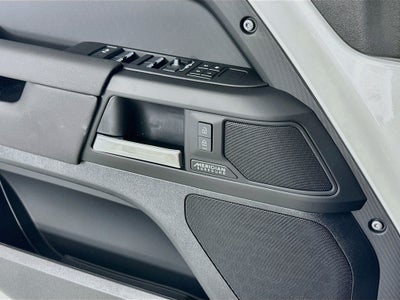 2026 Land Rover Defender 110 X-Dynamic SE