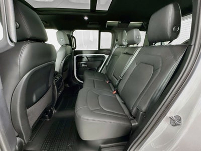 2026 Land Rover Defender 110 X-Dynamic SE