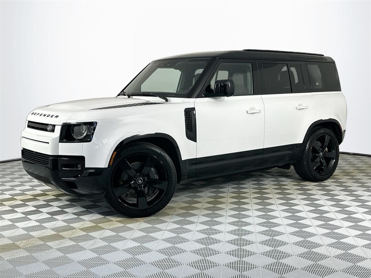 2024 Land Rover Defender 110 X-Dynamic SE