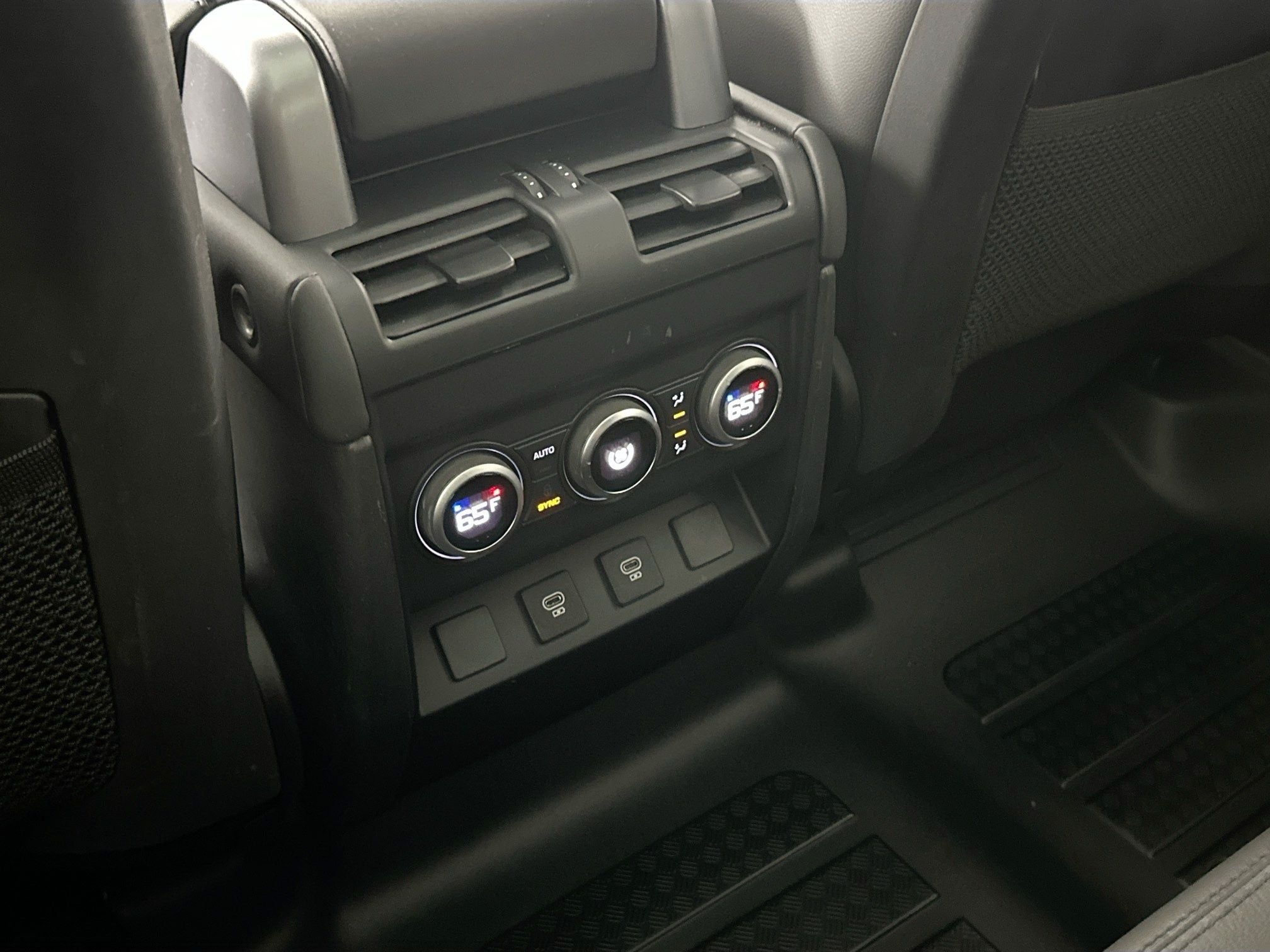2024 Land Rover Defender 110 X-Dynamic SE