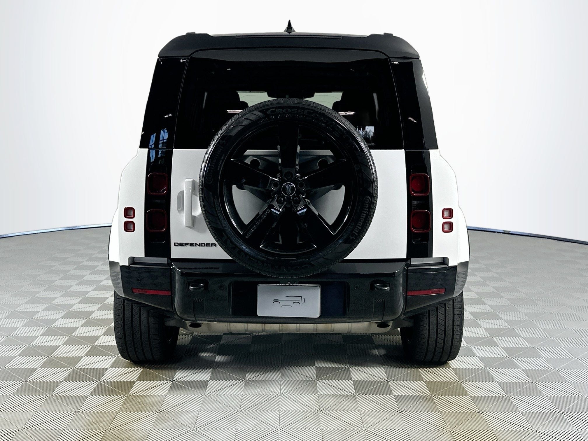 2024 Land Rover Defender 110 X-Dynamic SE