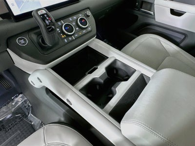 2025 Land Rover Defender 110 X-Dynamic SE
