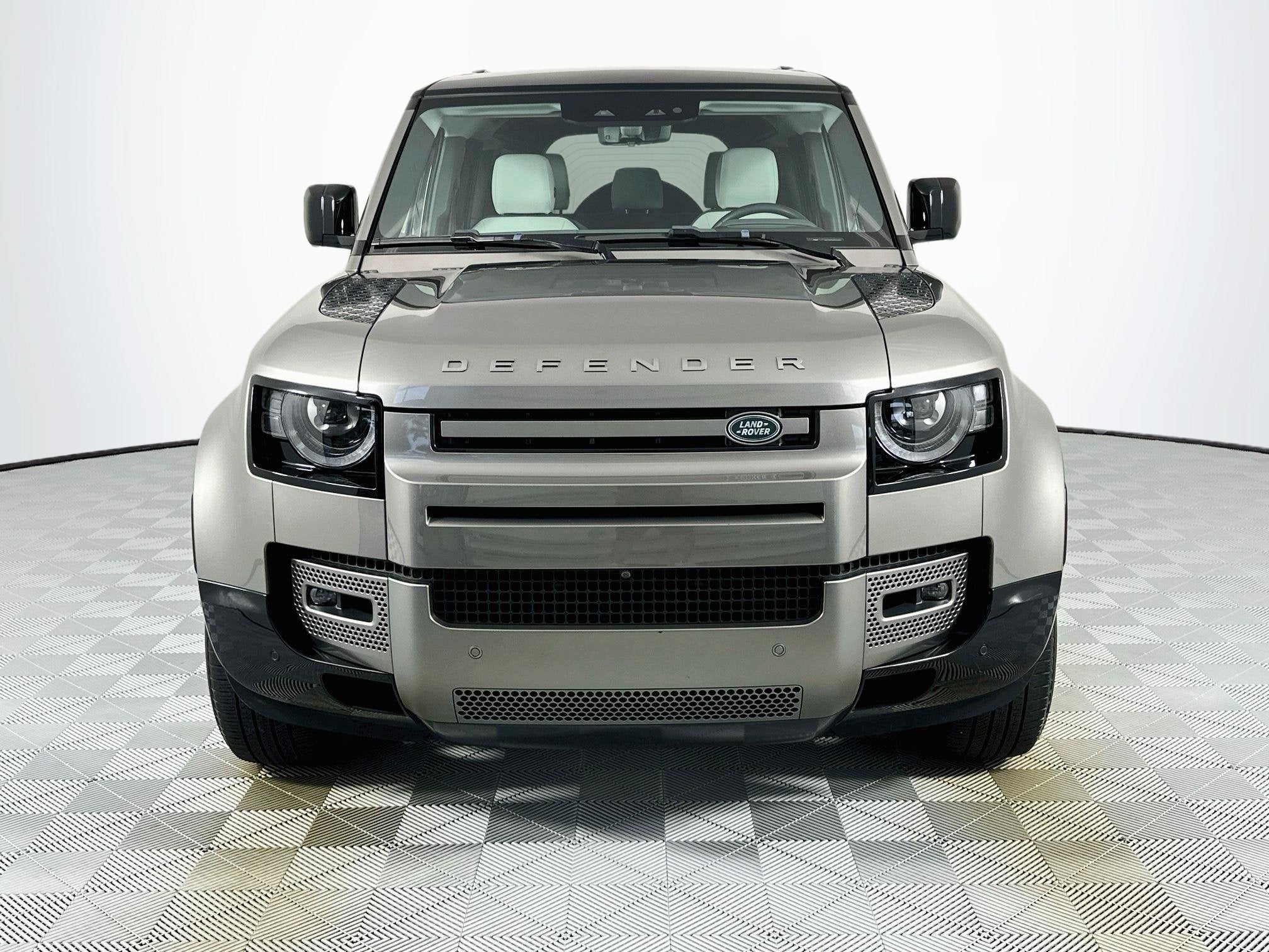 2025 Land Rover Defender 110 X-Dynamic SE