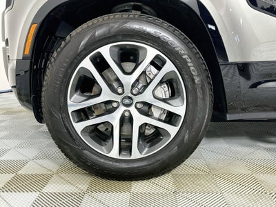 2025 Land Rover Defender 110 X-Dynamic SE