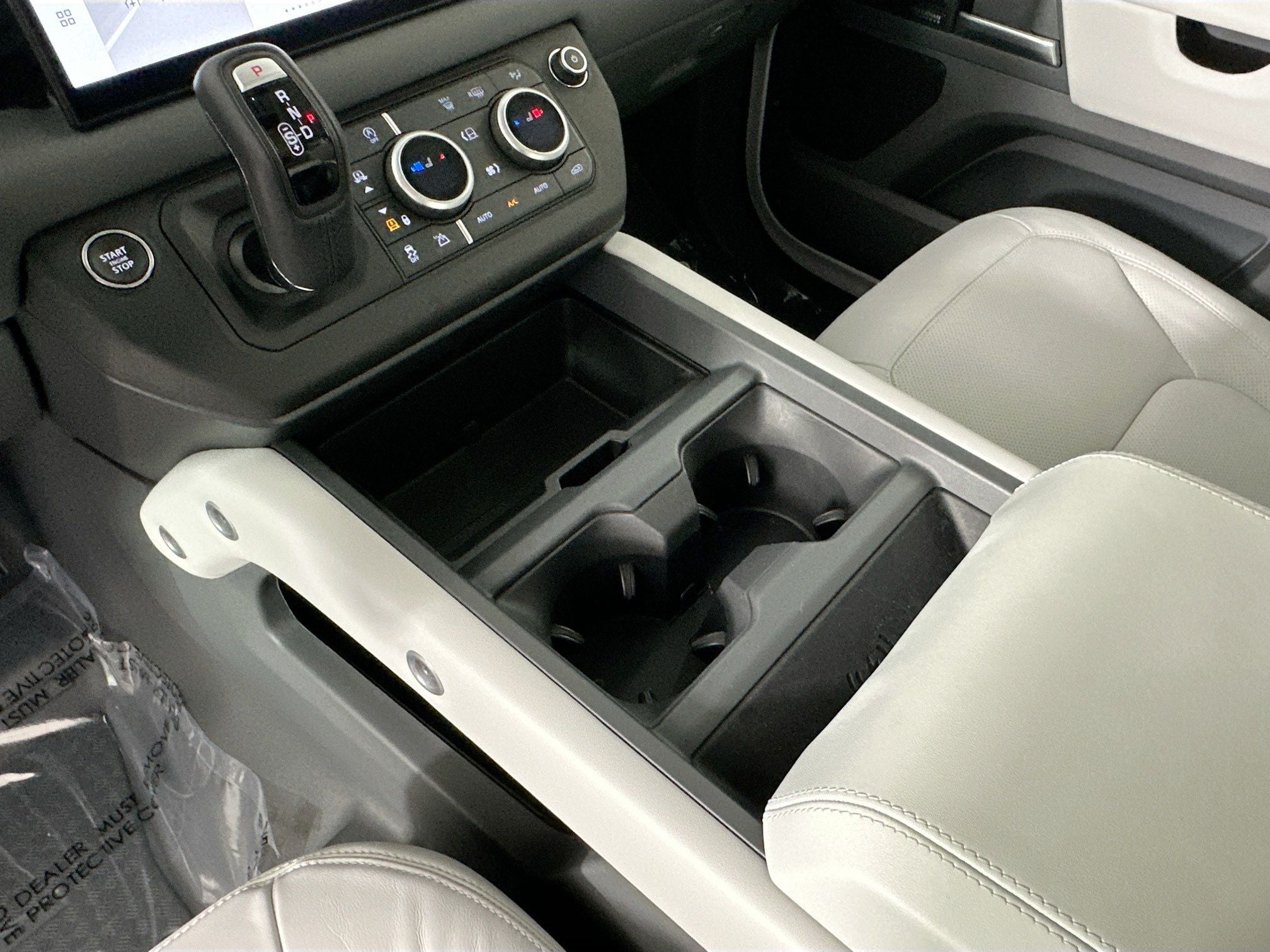 2025 Land Rover Defender 110 X-Dynamic SE