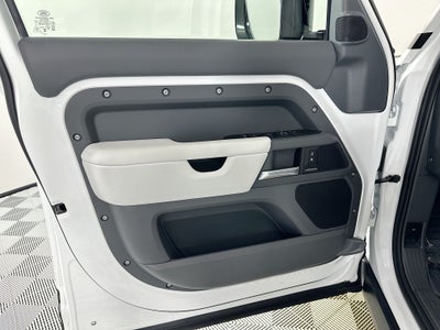 2025 Land Rover Defender 110 X-Dynamic SE