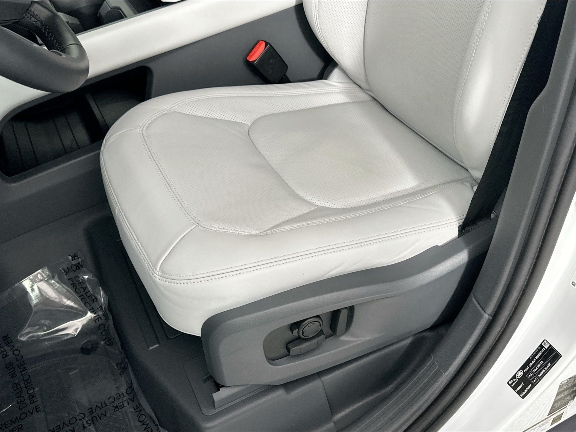 2025 Land Rover Defender 110 X-Dynamic SE