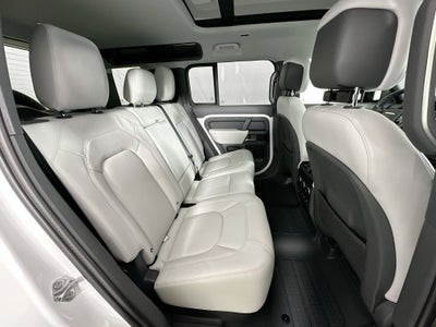 2025 Land Rover Defender 110 X-Dynamic SE