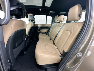 2026 Land Rover Defender 110 X-Dynamic SE