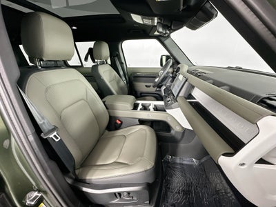 2026 Land Rover Defender 110 X-Dynamic SE