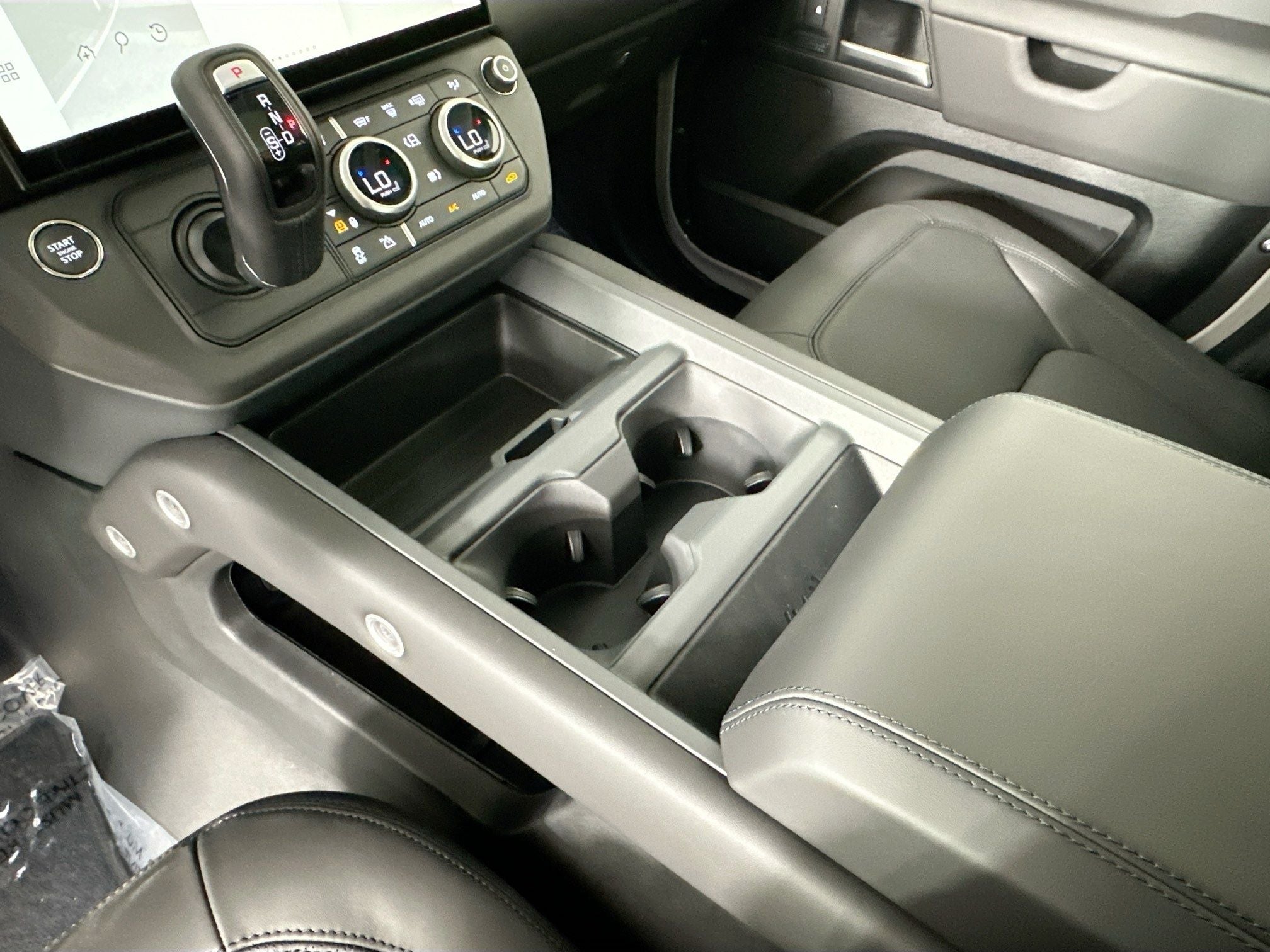 2026 Land Rover Defender 110 X-Dynamic SE