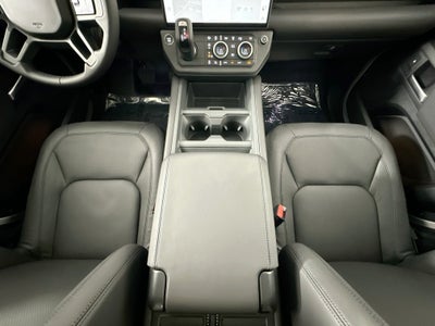 2026 Land Rover Defender 110 X-Dynamic SE