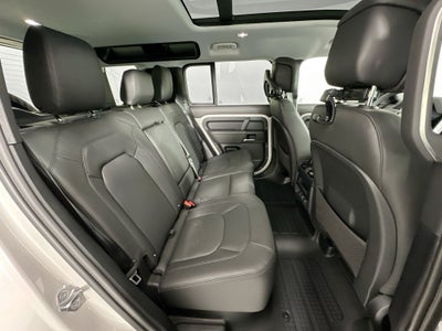 2026 Land Rover Defender 110 X-Dynamic SE