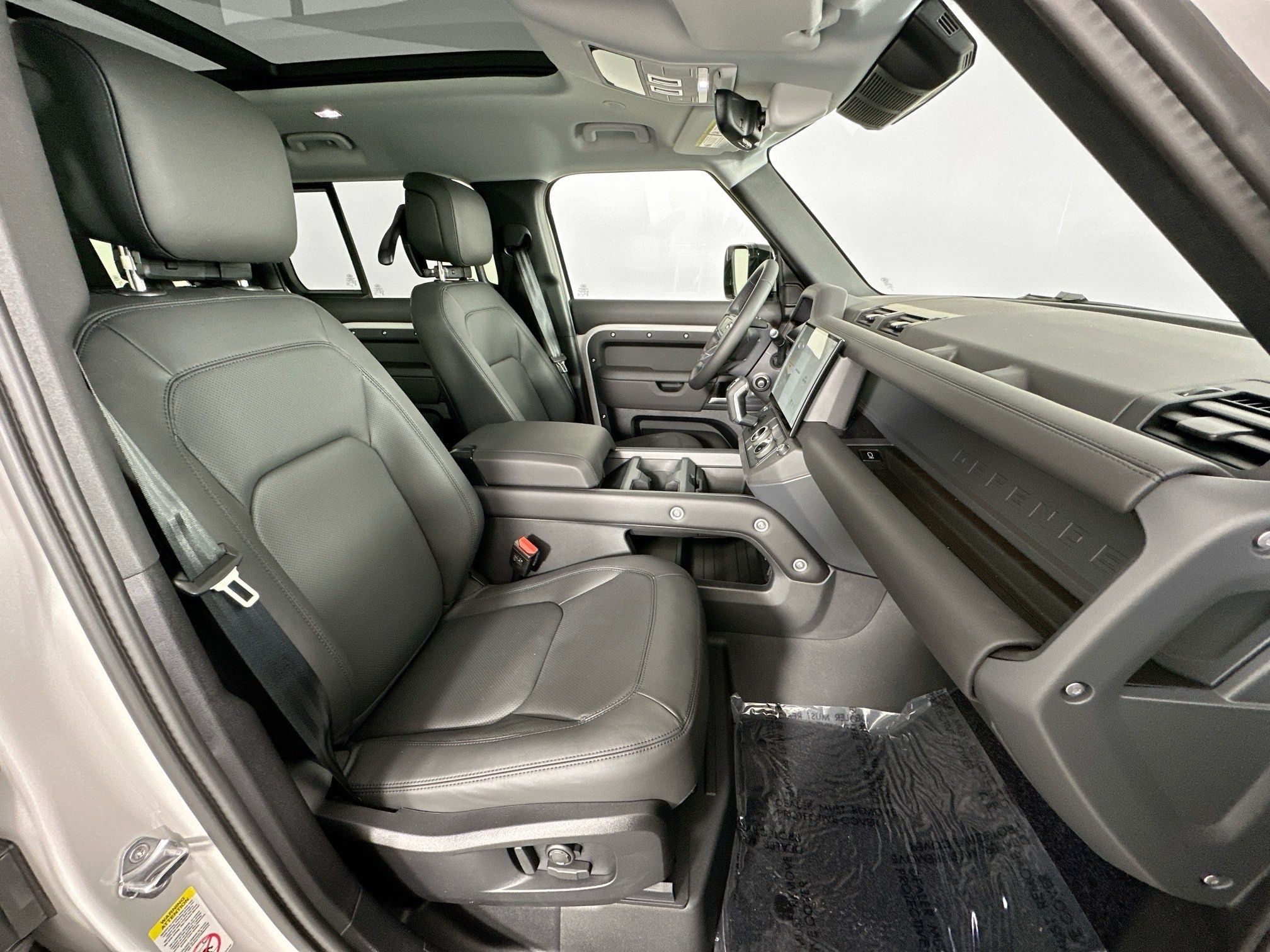 2026 Land Rover Defender 110 X-Dynamic SE