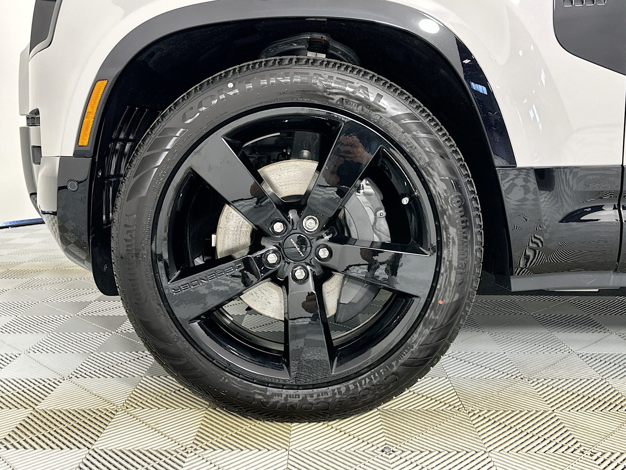 2026 Land Rover Defender 110 X-Dynamic SE