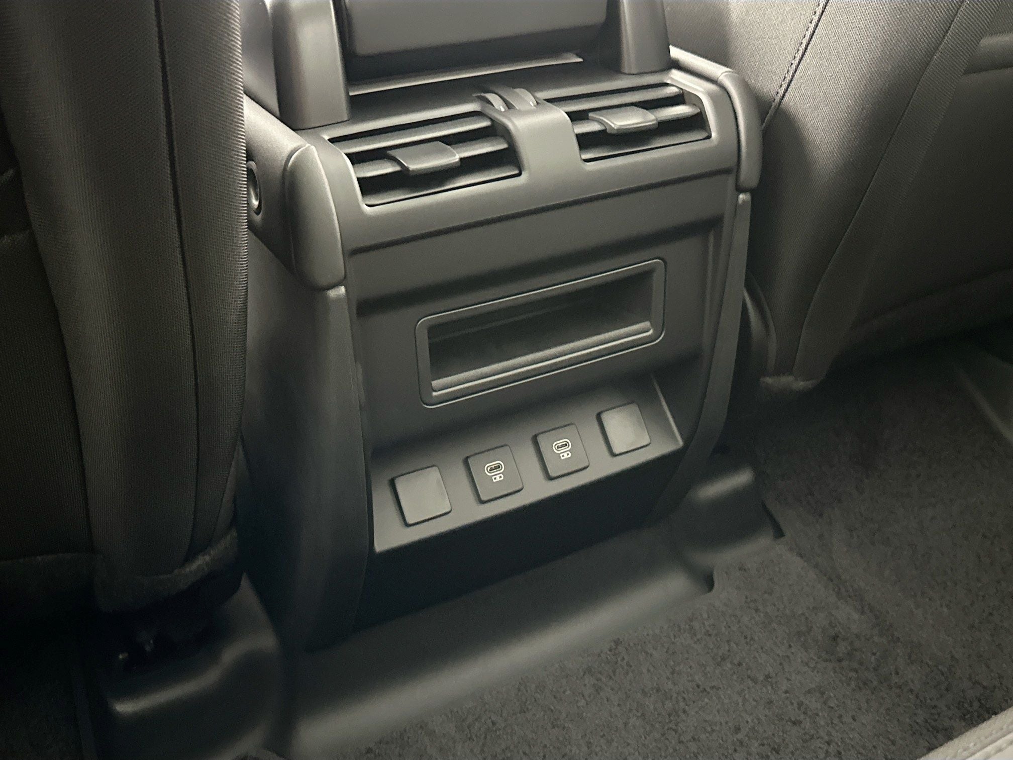 2025 Land Rover Defender 110 S