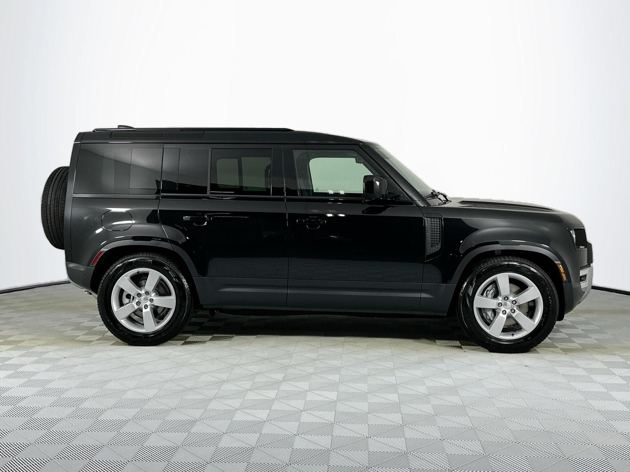 2025 Land Rover Defender 110 S