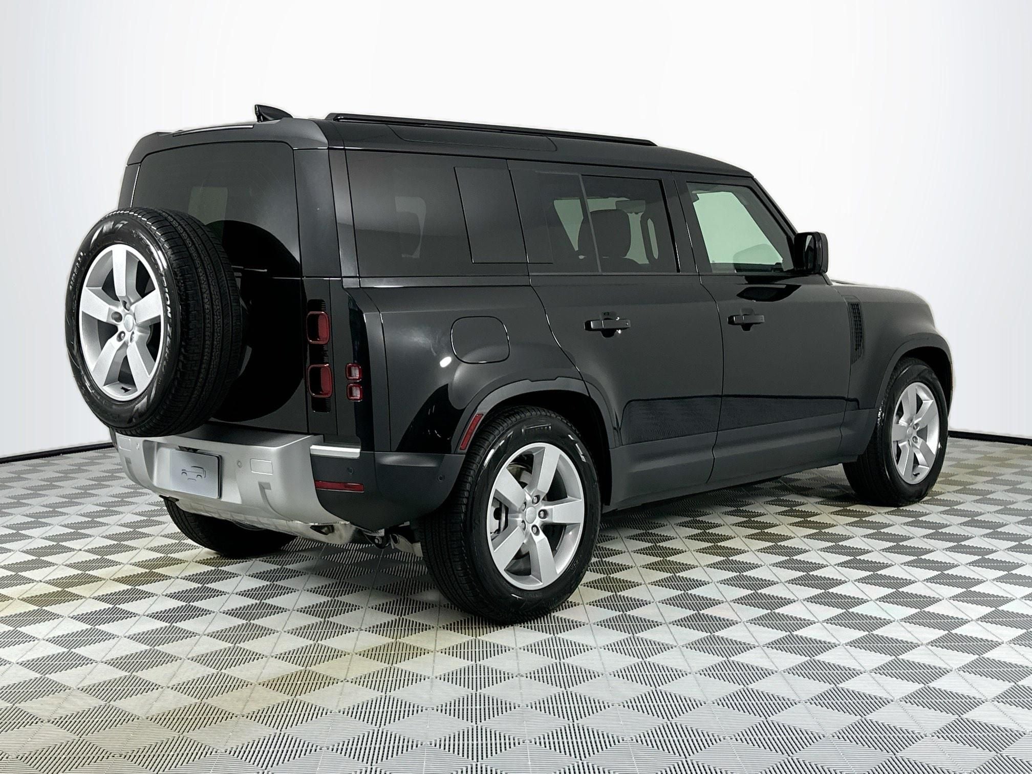 2025 Land Rover Defender 110 S