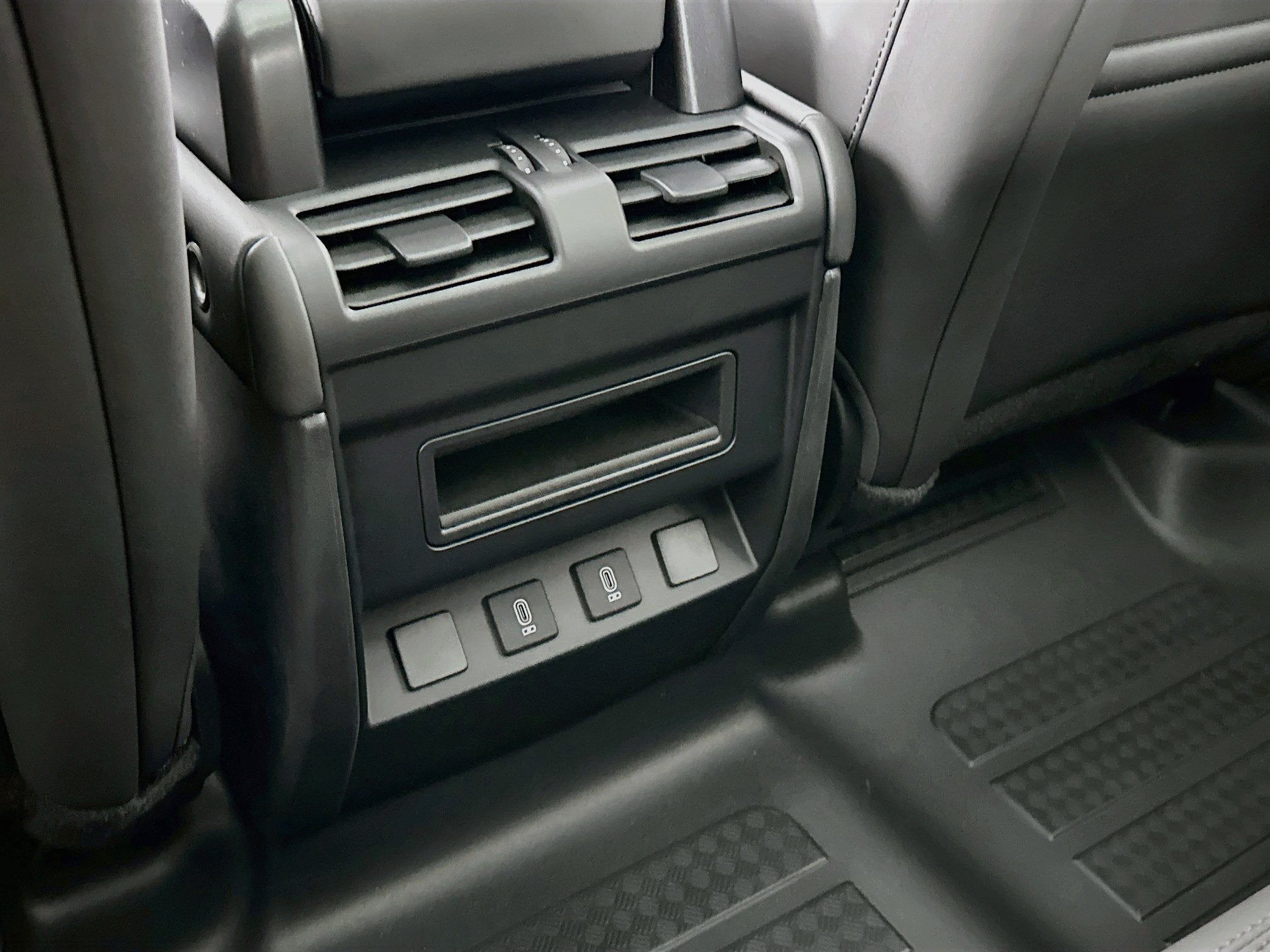 2026 Land Rover Defender 110 S