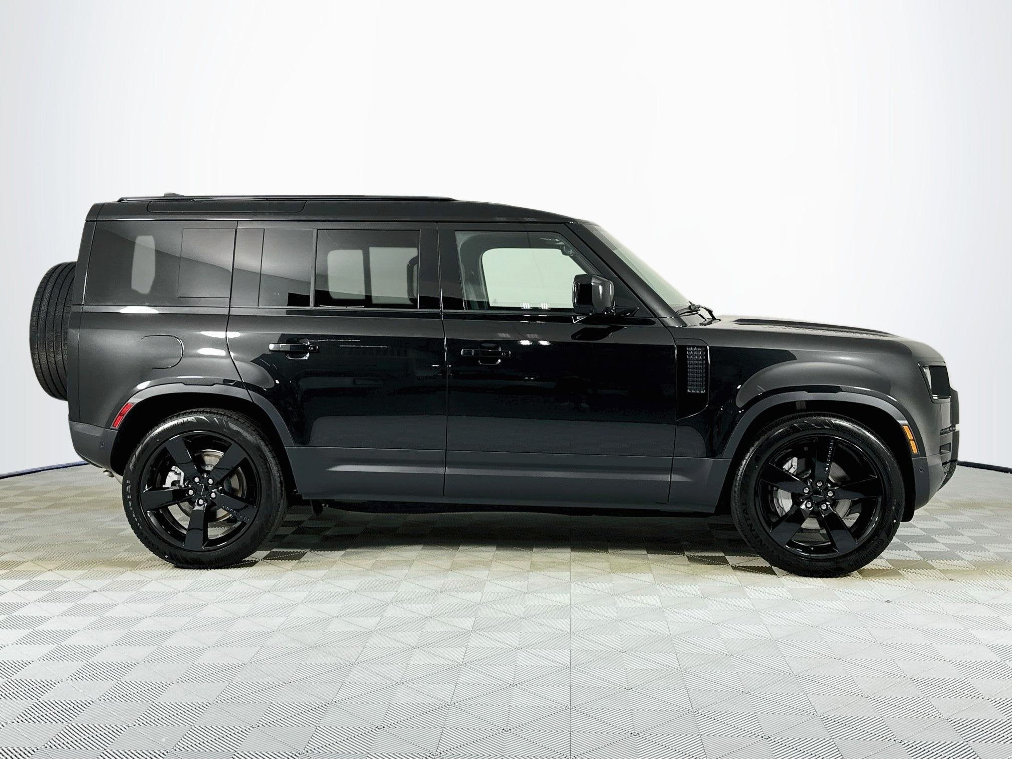 2026 Land Rover Defender 110 S
