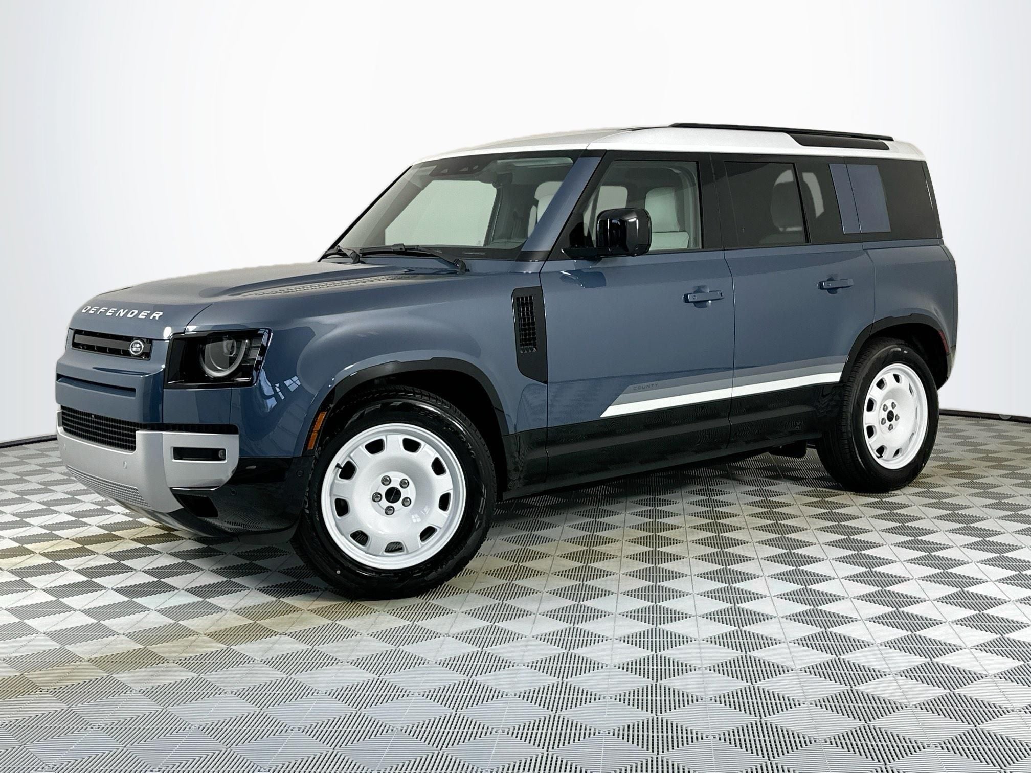 2026 Land Rover Defender 110 S