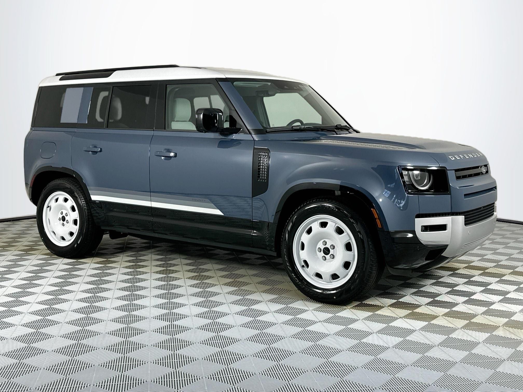 2026 Land Rover Defender 110 S