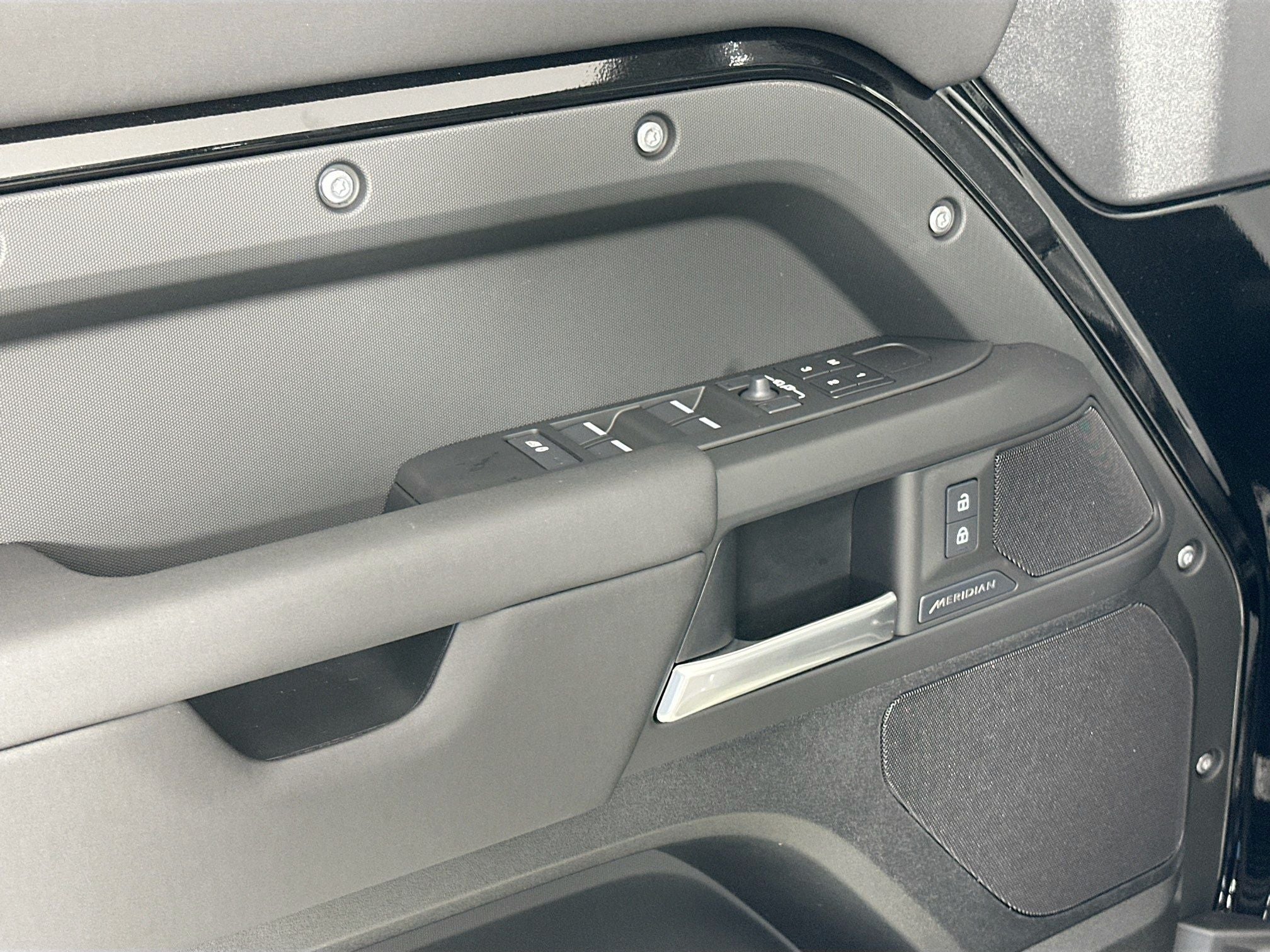 2025 Land Rover Defender 110 S