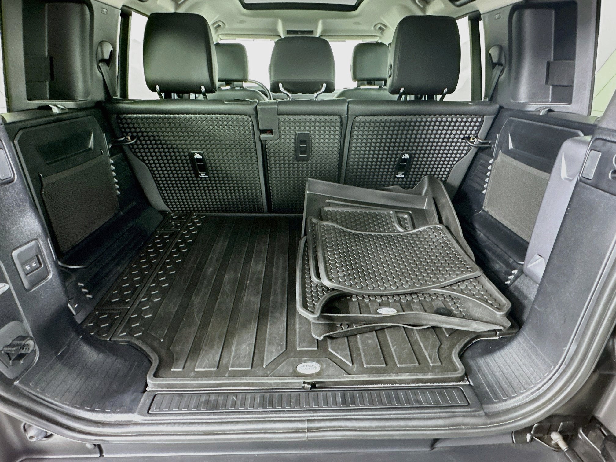 2024 Land Rover Defender 110 S