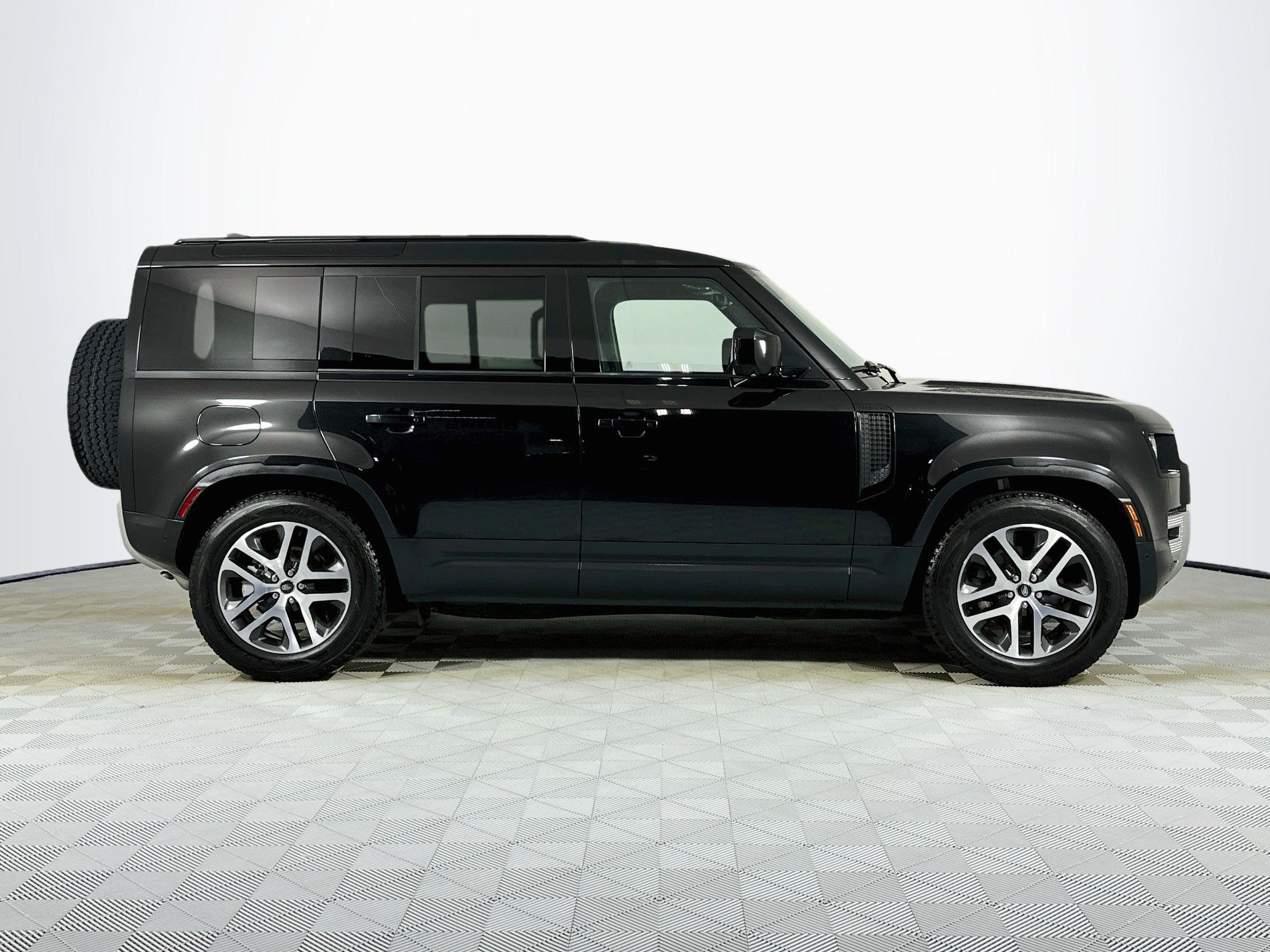 2024 Land Rover Defender 110 S