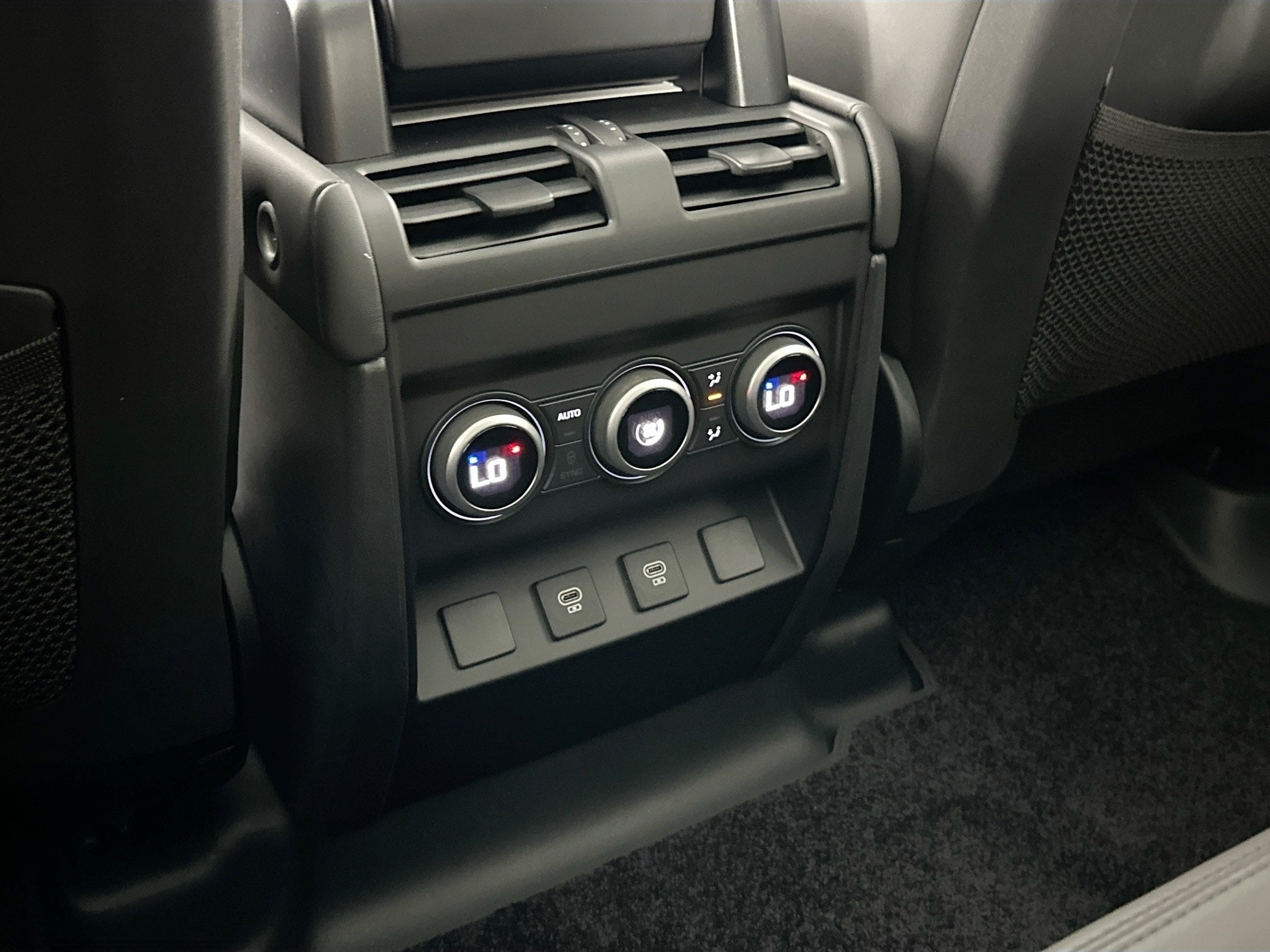 2025 Land Rover Defender 110 S