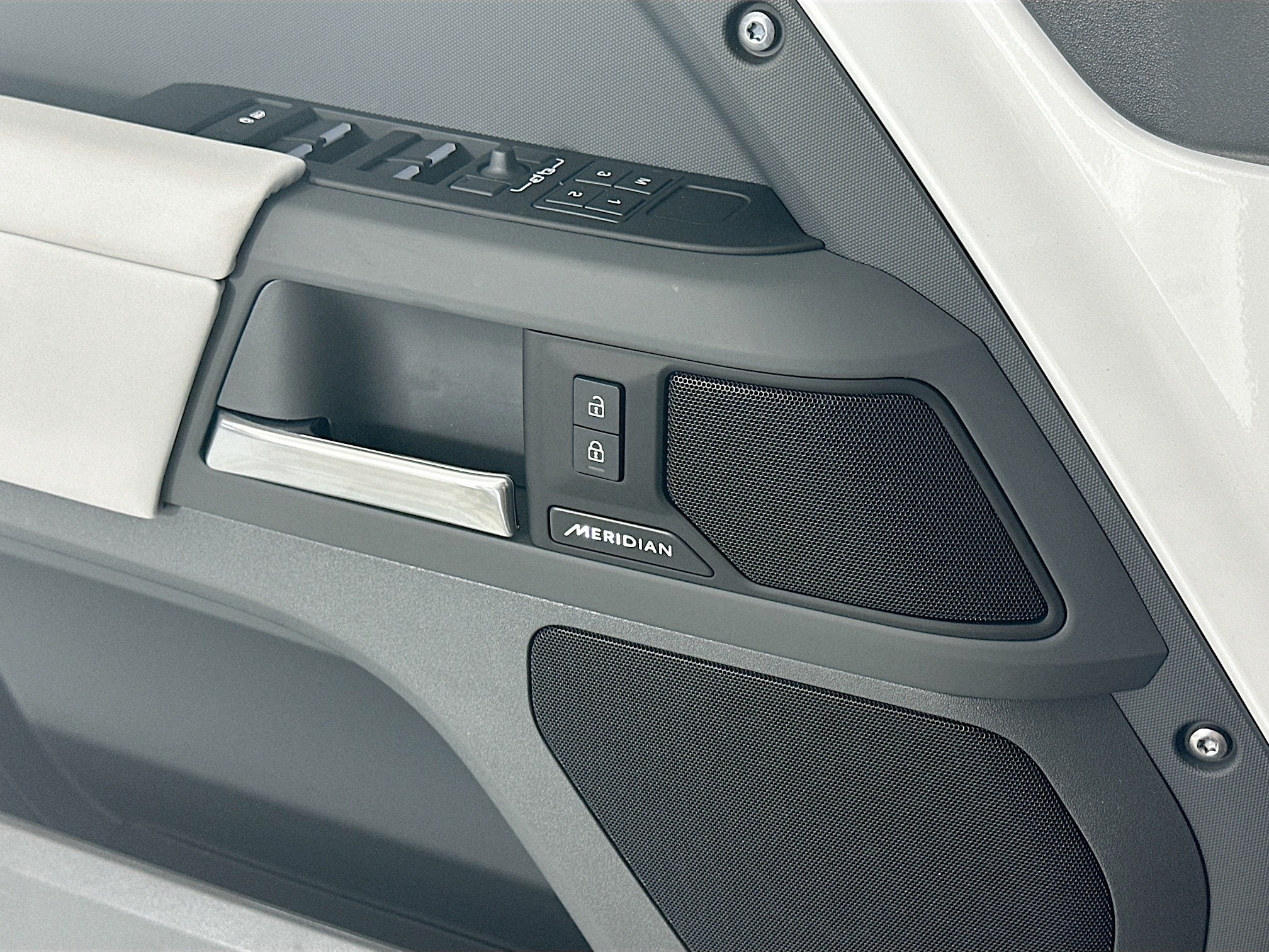 2026 Land Rover Defender 110 S