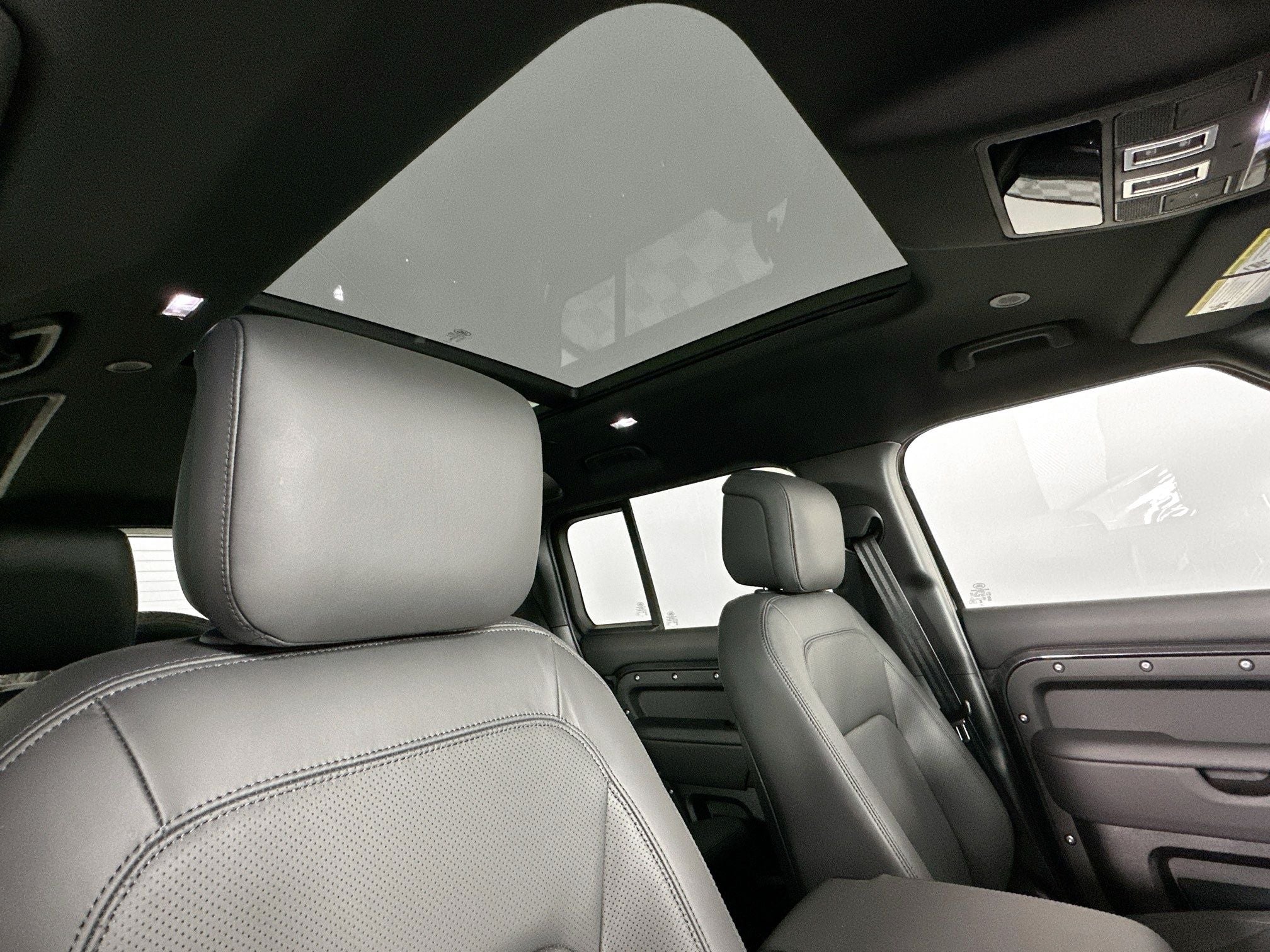2025 Land Rover Defender 110 S