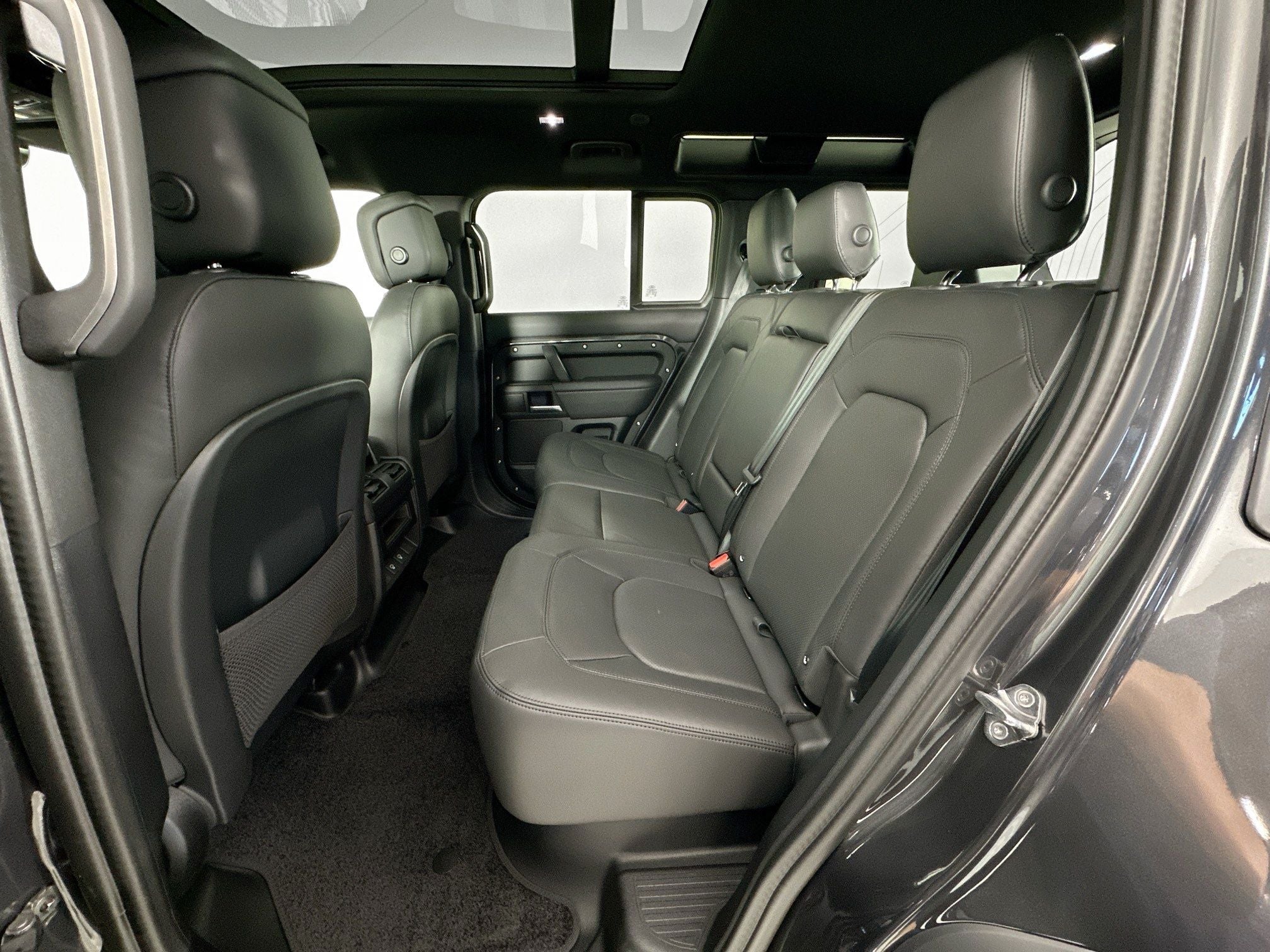 2025 Land Rover Defender 110 S