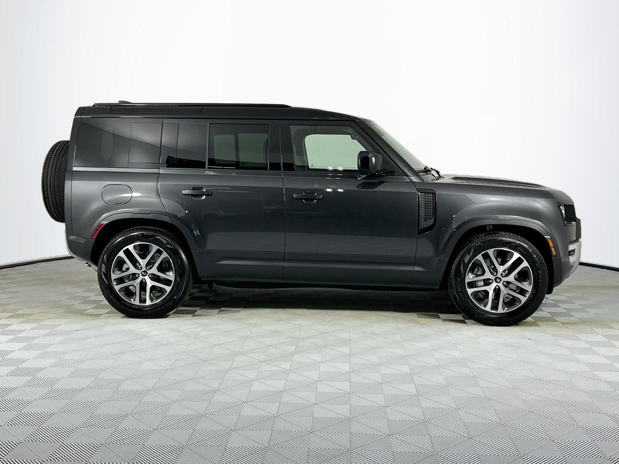2025 Land Rover Defender 110 S