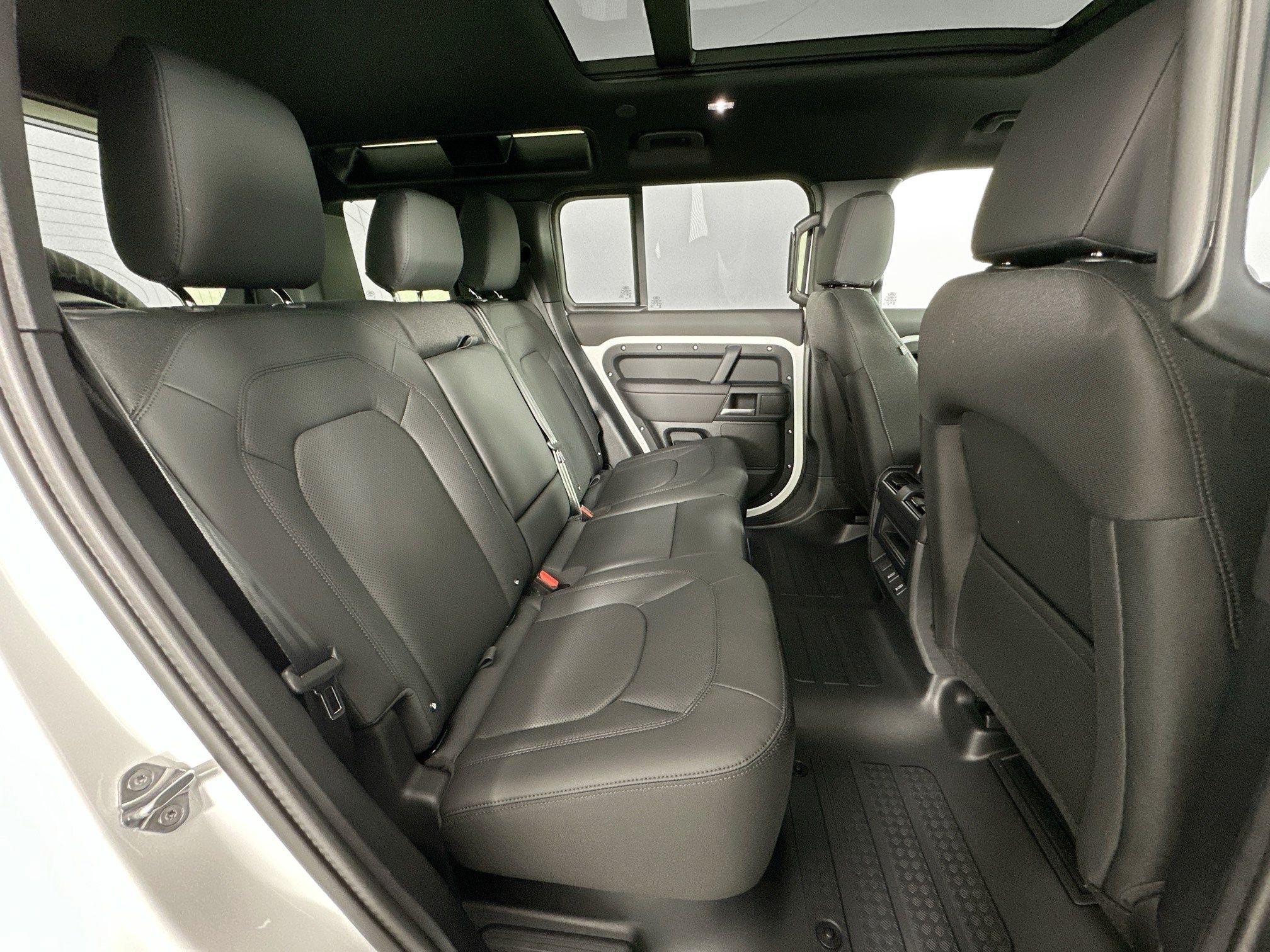 2026 Land Rover Defender 110 S