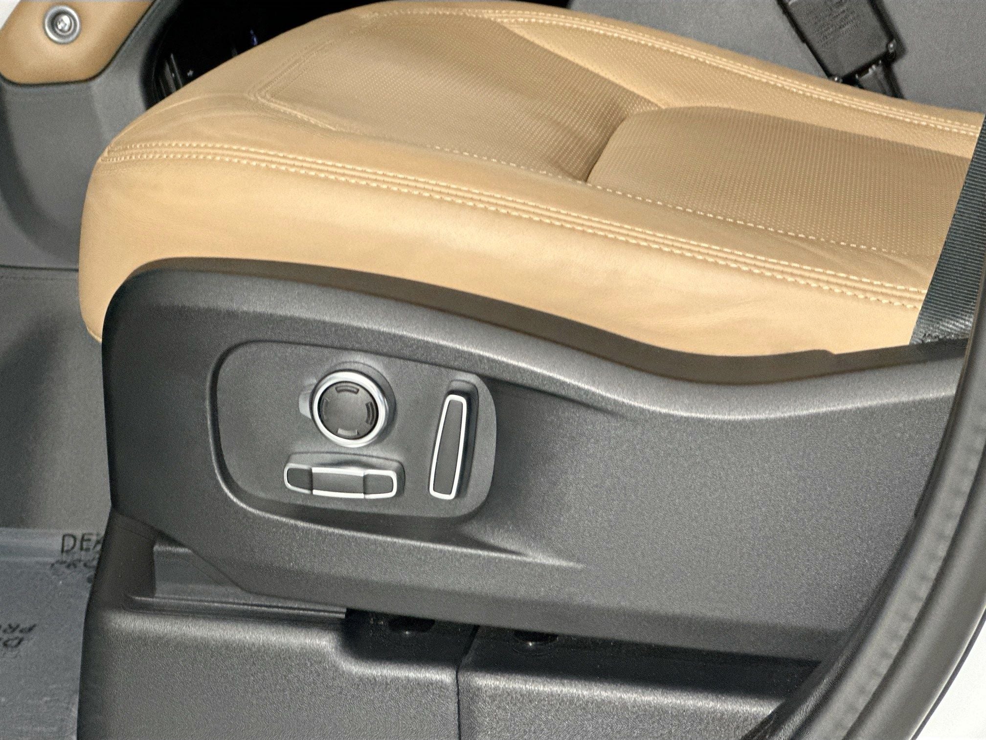 2025 Land Rover Defender 130 S