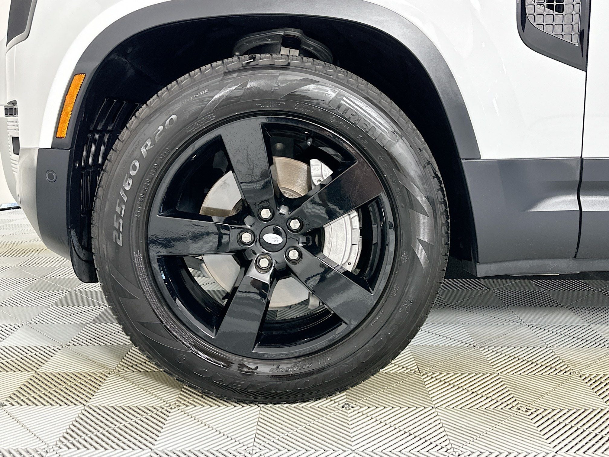 2025 Land Rover Defender 130 S