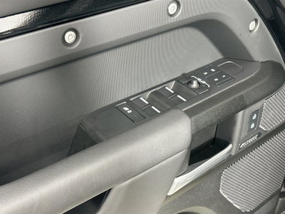 2023 Land Rover Defender 110 V8