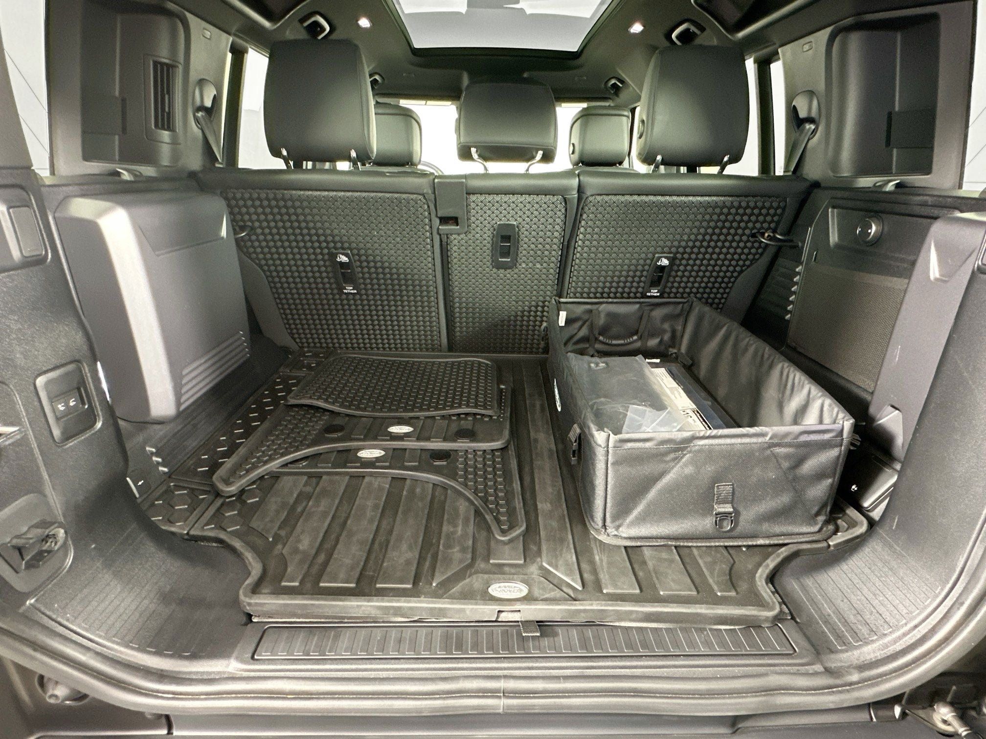 2023 Land Rover Defender 110 V8