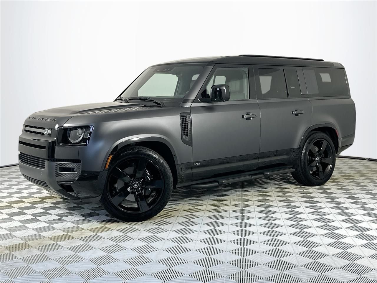 2025 Land Rover Defender 130 V8