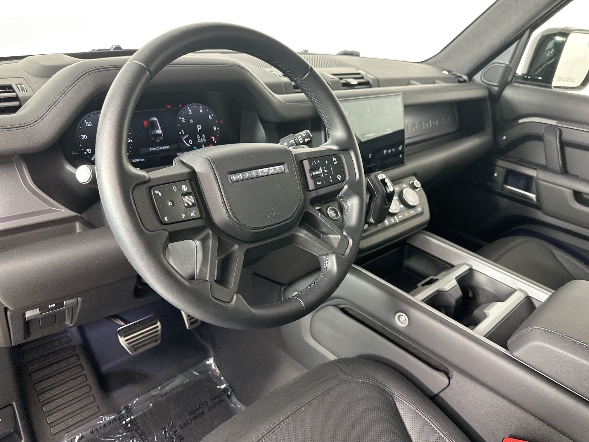 2025 Land Rover Defender 130 V8