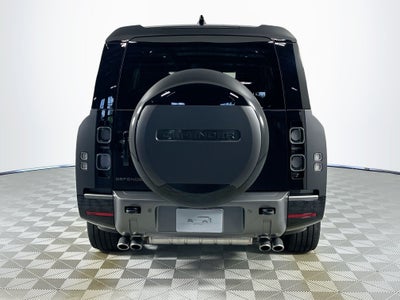 2025 Land Rover Defender 130 V8