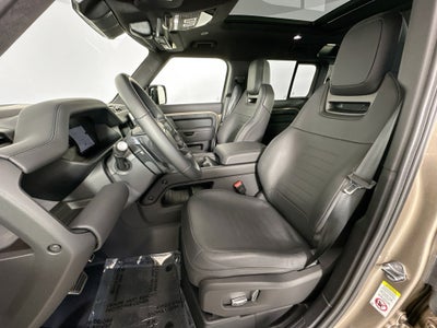 2025 Land Rover Defender 110 OCTA