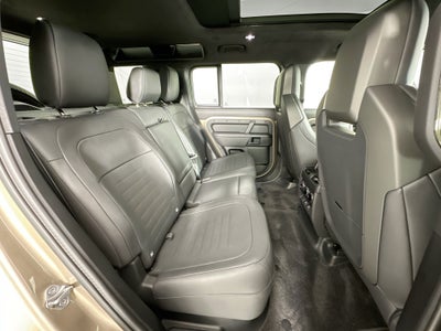 2025 Land Rover Defender 110 OCTA