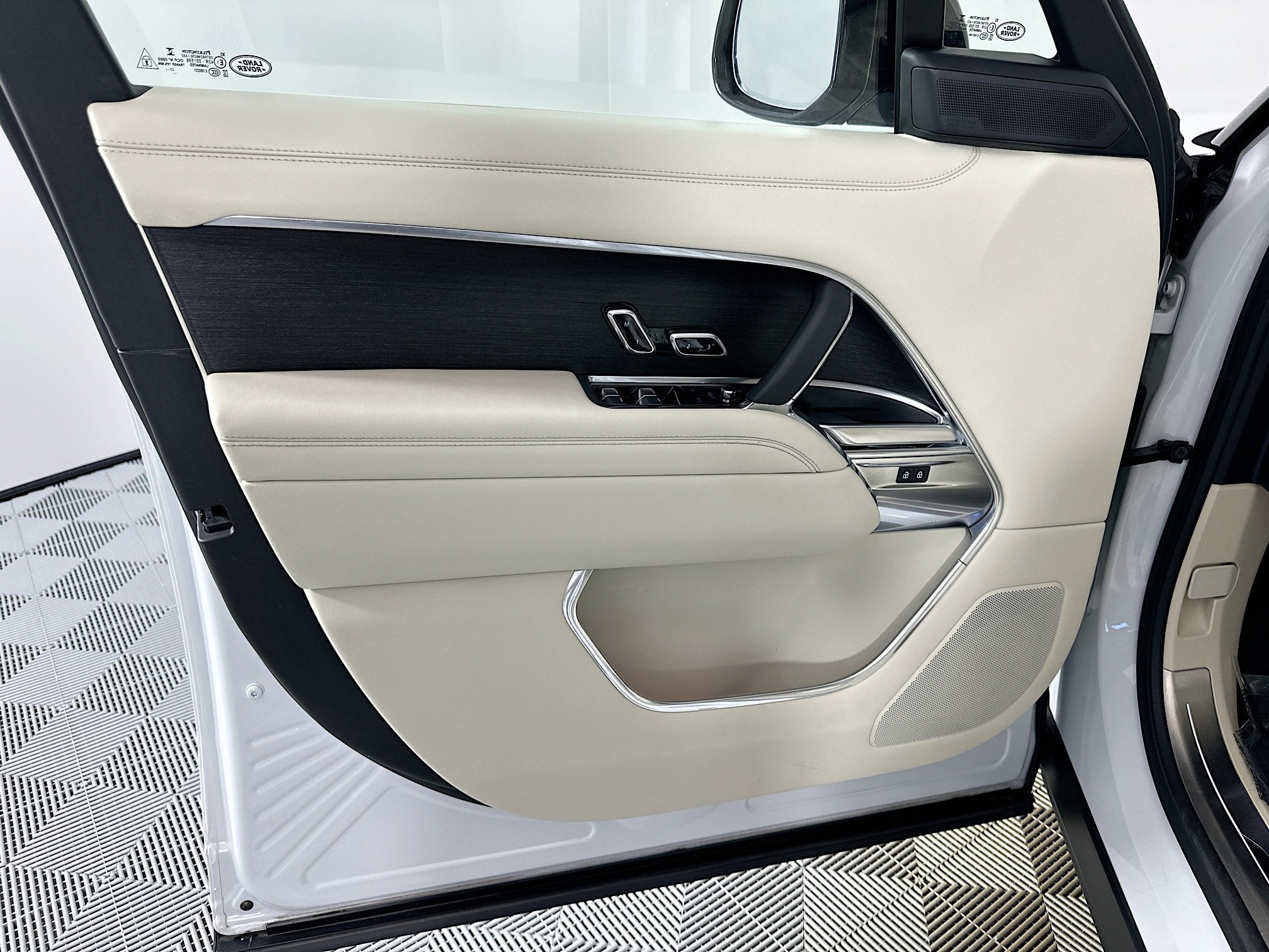 2023 Land Rover Range Rover Autobiography