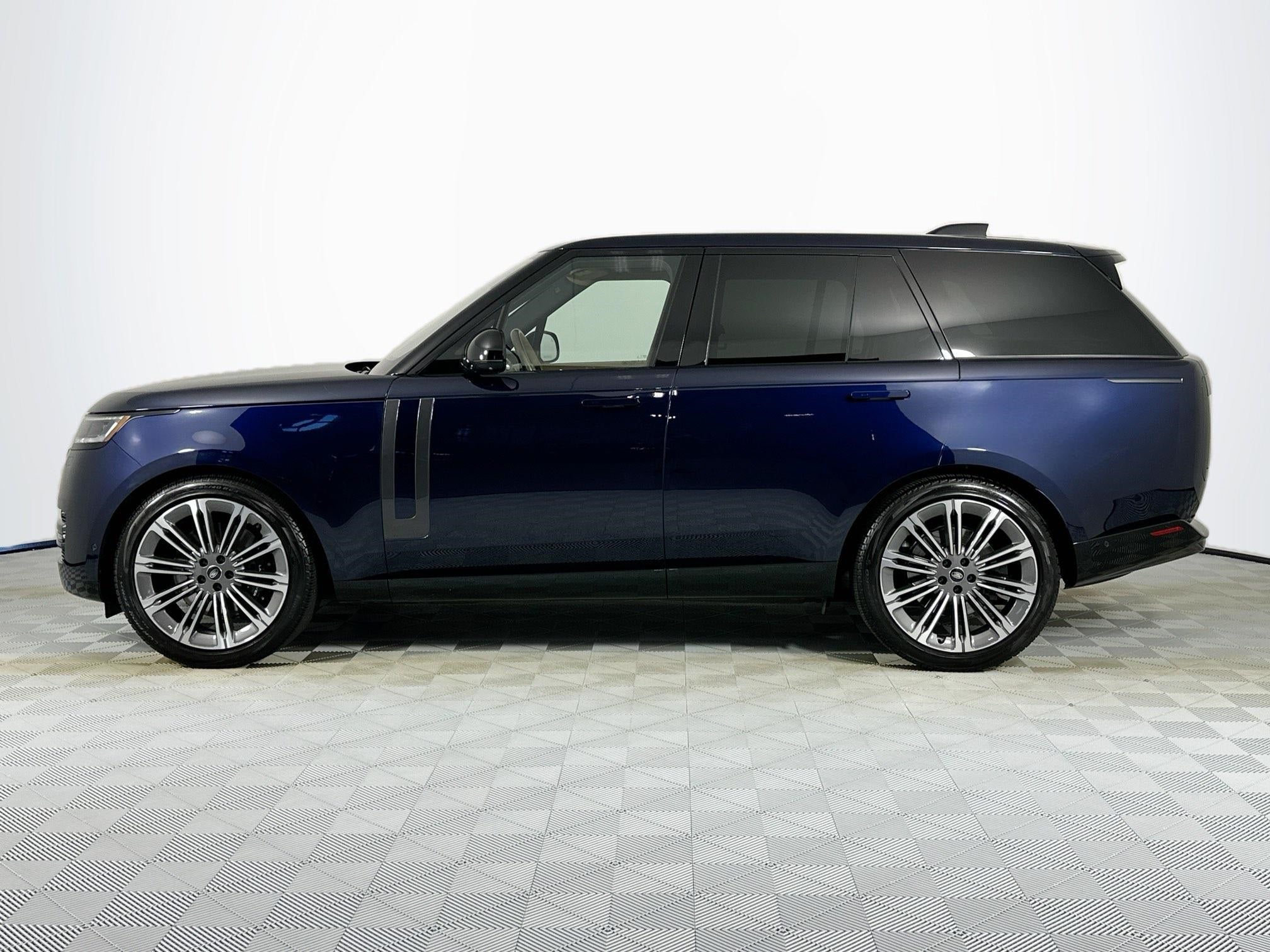 2023 Land Rover Range Rover SE